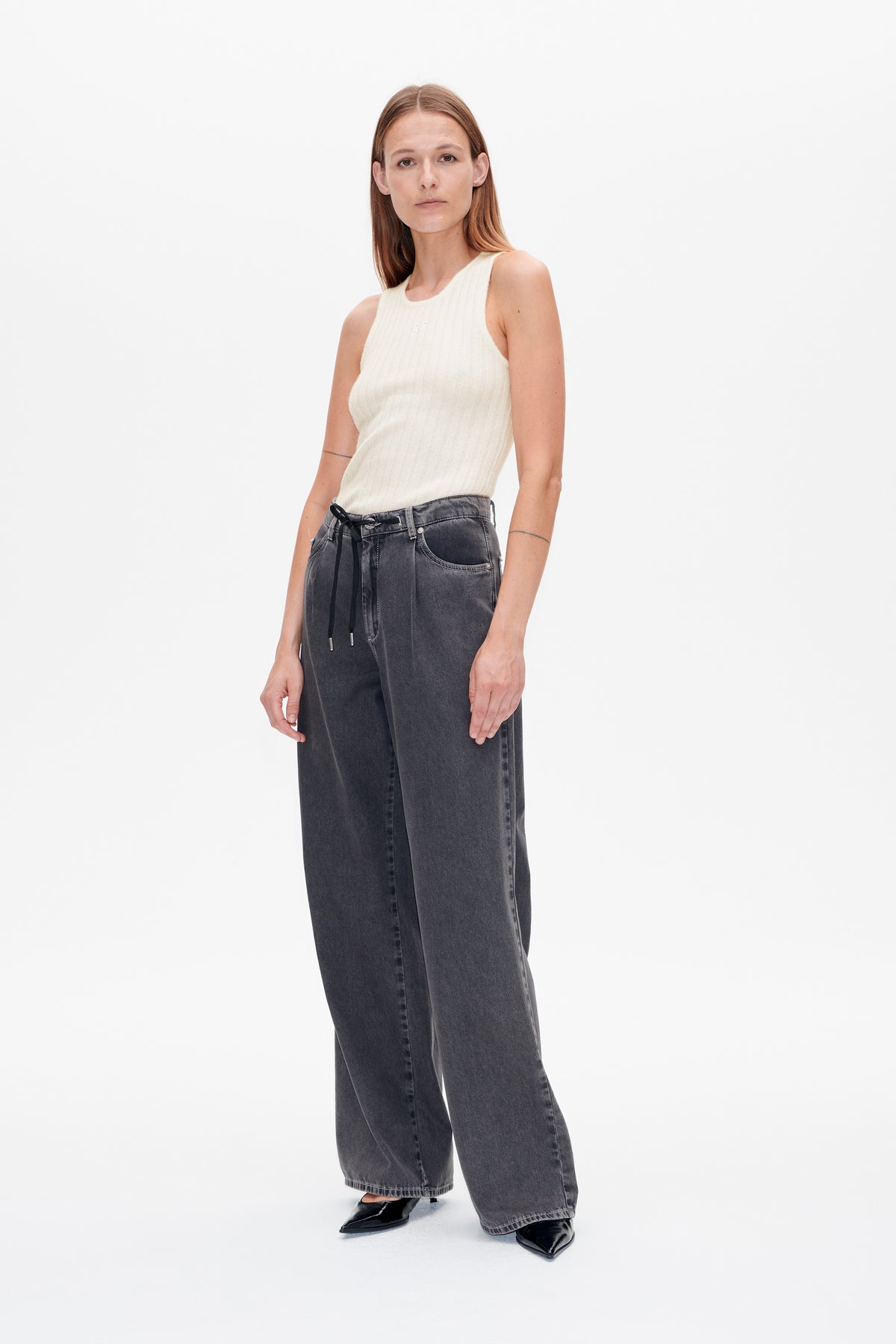 23927_9860_Lookfront.jpg mediefil