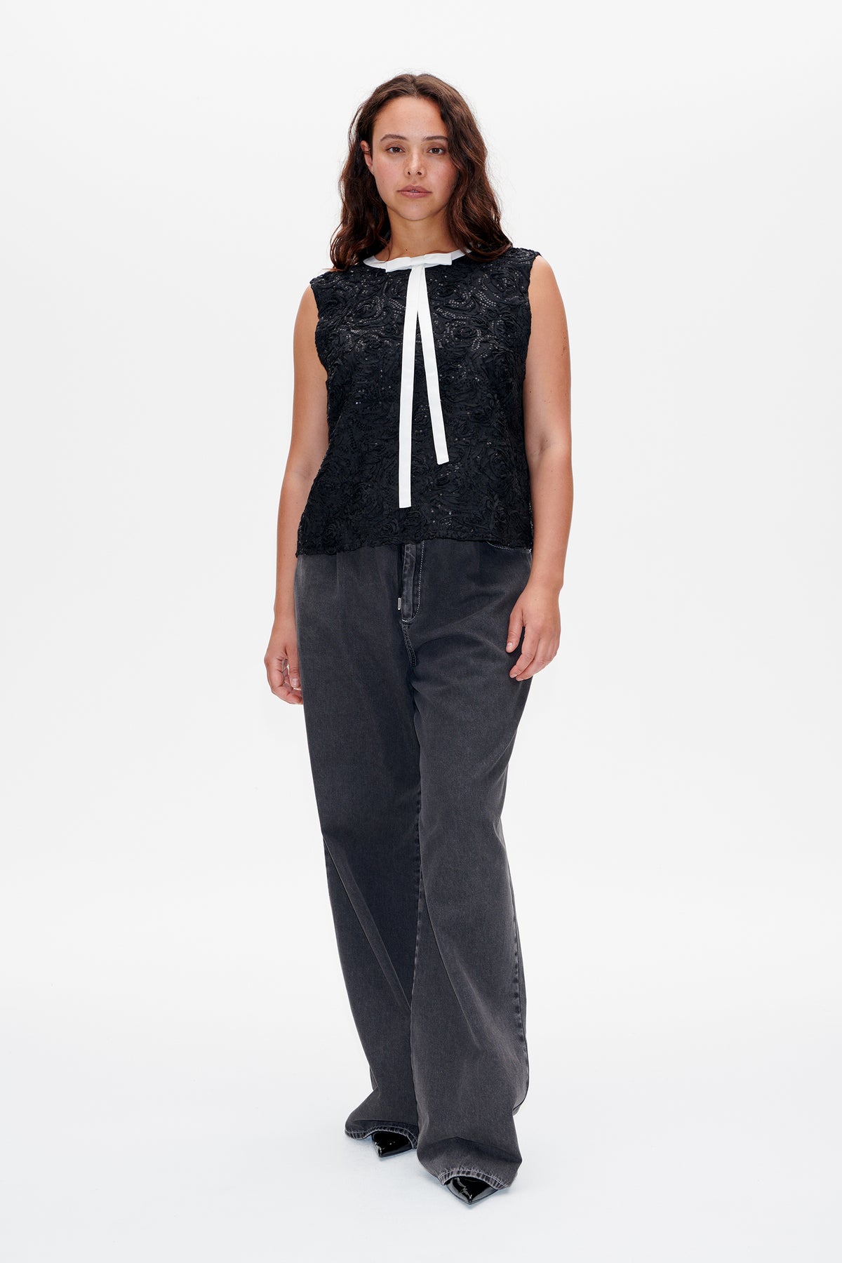 24018_9999_Lookfront.jpg mediafil