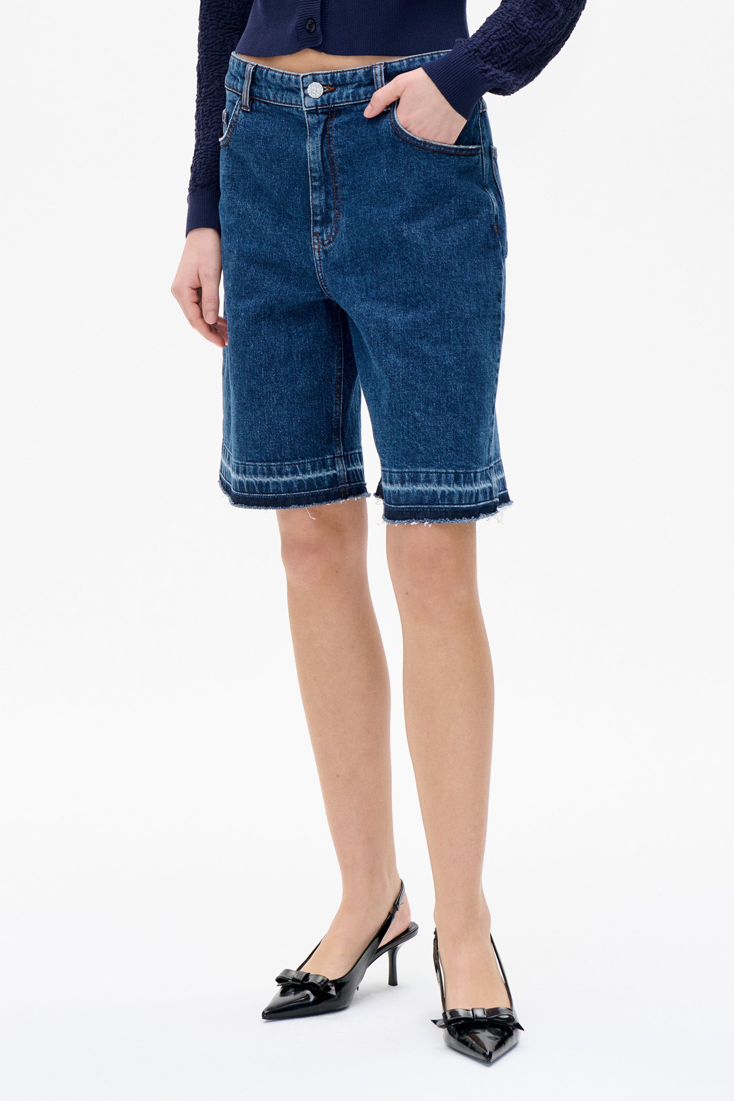 24350_7864_DETAIL.png media file