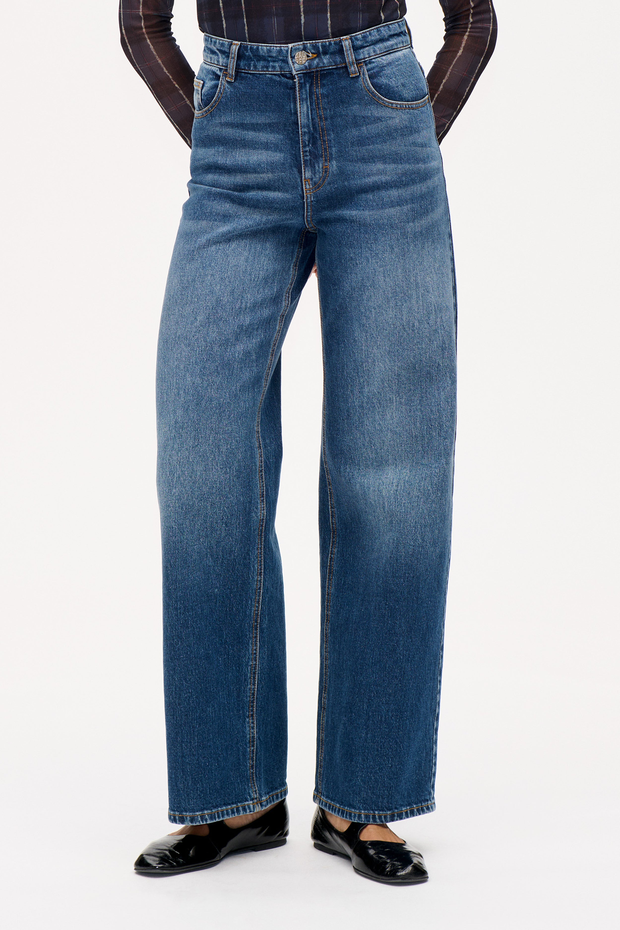 24479_7426_DETAIL.png media file