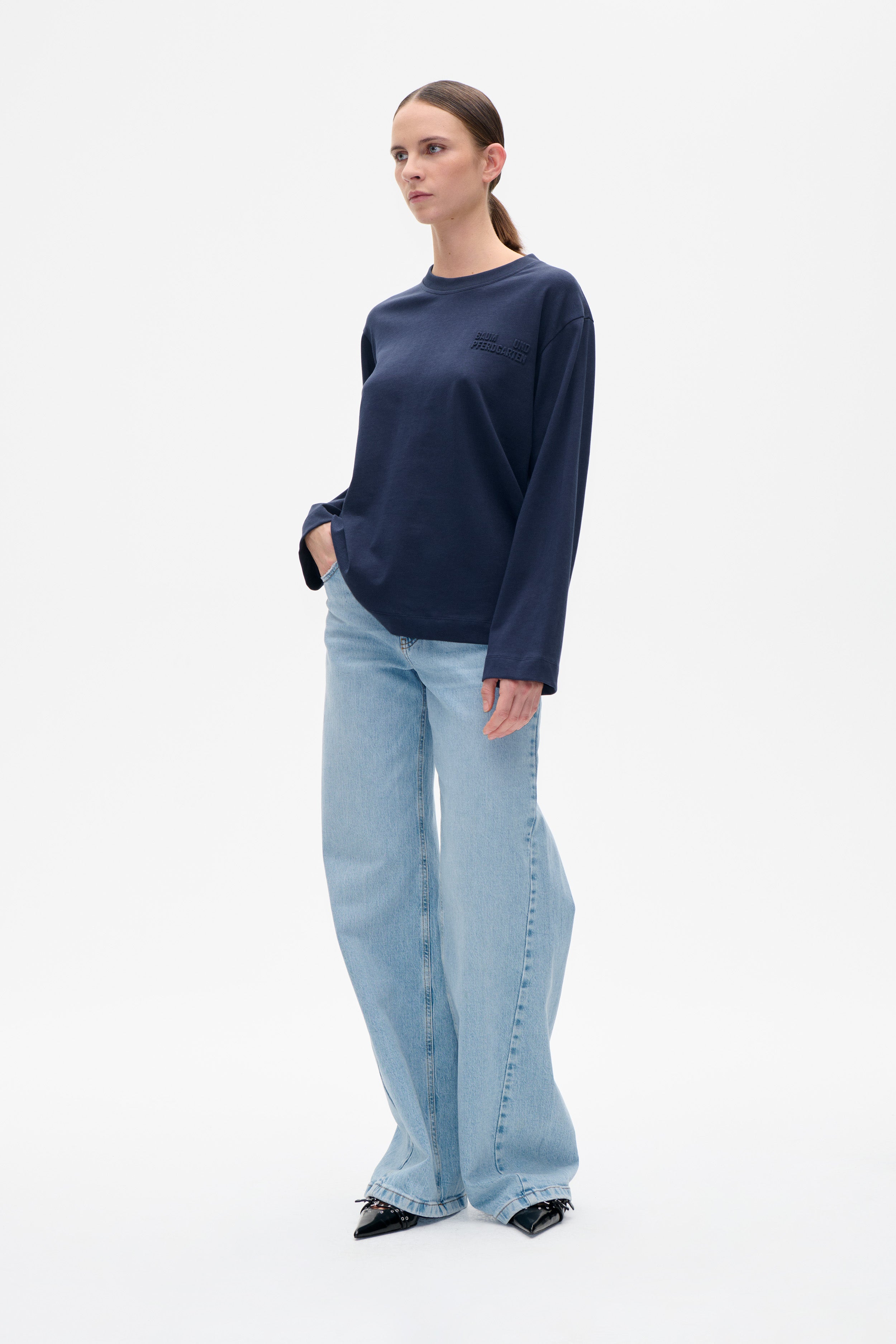 25099_7821_1.jpg media file